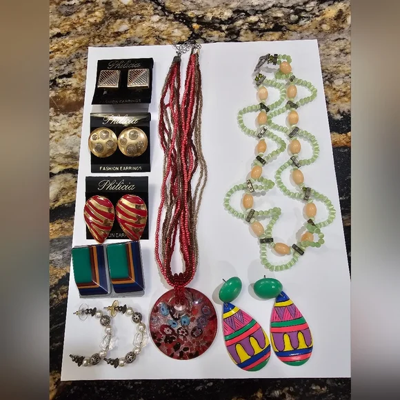 Wearable Mixed Jewelry LOT 3Lbs - Picture 5 of 7